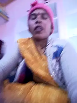 Snapshot of Rakhi_cut chatting on 12/22/25, 03:58 Rakhi cut online show from 12/22/25, 03:58