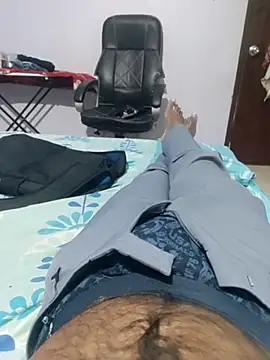 Snapshot of hydhunk26 chatting on 06/11/26, 09:29 hydhunk26 online show from 06/11/26, 09:29
