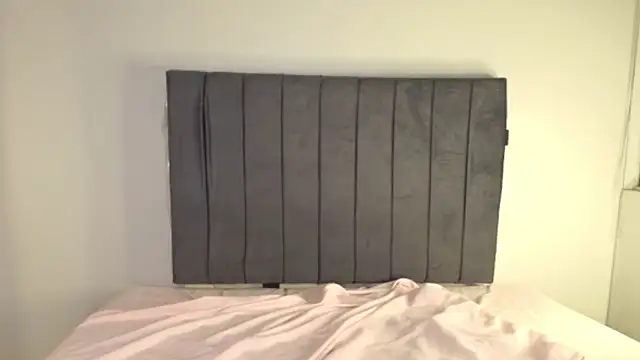 Snapshot of Sofii_unicorn chatting on 04/04/26, 12:42 Sofii unicorn online show from 04/04/26, 12:42