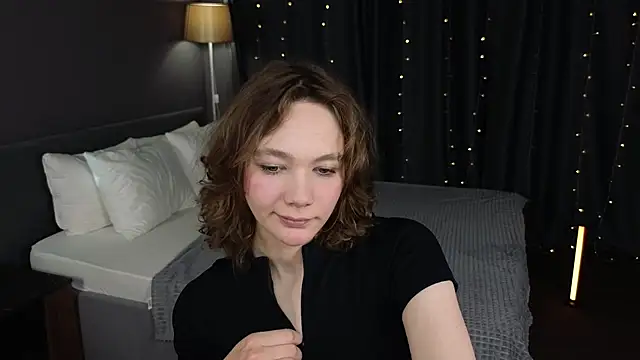 Snapshot of NovaEva_ chatting on 06/01/26, 12:12 NovaEva online show from 06/01/26, 12:12