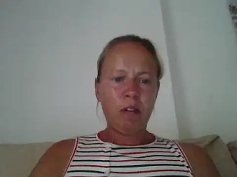 Snapshot of jennyblondeuk chatting on 06/22/26, 06:38 jennyblondeuk online show from 06/22/26, 06:38