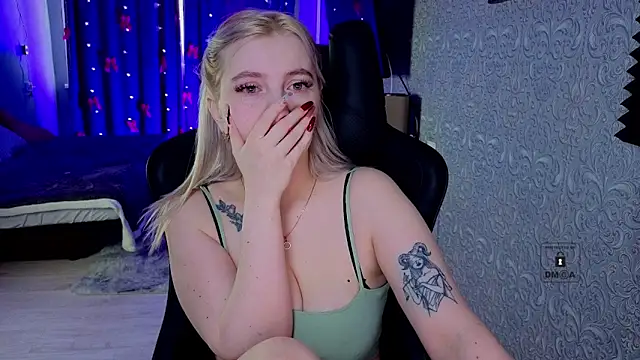 Snapshot of Eva_Vibe_ chatting on 03/10/26, 05:45 Eva Vibe online show from 03/10/26, 05:45