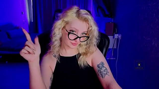 Snapshot of Eva_Vibe_ chatting on 04/13/26, 07:25 Eva Vibe online show from 04/13/26, 07:25