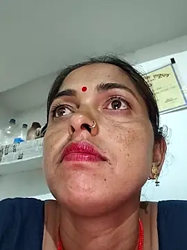 Snapshot of Mahima_rani34 chatting on 06/05/26, 10:15 Mahima rani34 online show from 06/05/26, 10:15