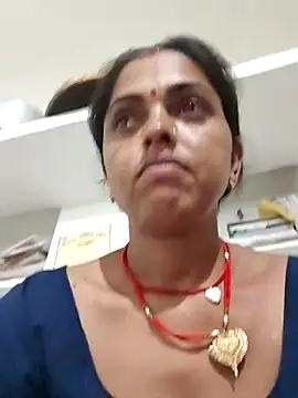 Snapshot of Mahima_rani34 chatting on 07/11/26, 05:15 Mahima rani34 online show from 07/11/26, 05:15