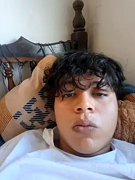 Snapshot of mtahembras chatting on 12/20/25, 03:52 mtahembras online show from 12/20/25, 03:52