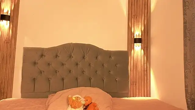 cute emmma online show from 04/16/26, 11:00