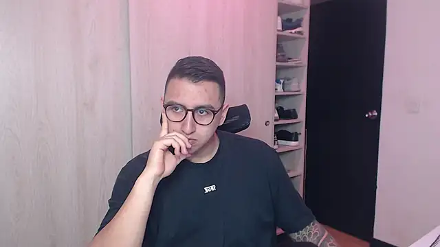 Snapshot of DanteVesper chatting on 03/16/26, 12:09 DanteVesper online show from 03/16/26, 12:09