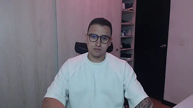 Snapshot of DanteVesper chatting on 03/18/26, 01:09 DanteVesper online show from 03/18/26, 01:09