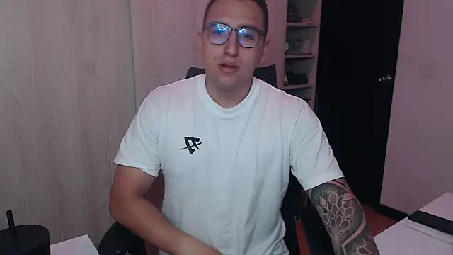 Snapshot of DanteVesper chatting on 03/22/26, 04:49 DanteVesper online show from 03/22/26, 04:49