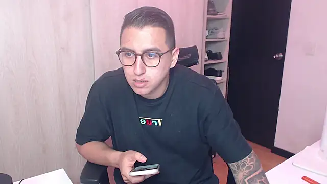 Snapshot of DanteVesper chatting on 03/24/26, 01:54 DanteVesper online show from 03/24/26, 01:54