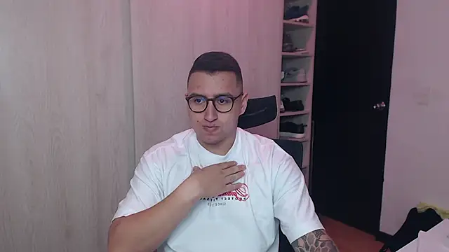 Snapshot of DanteVesper chatting on 03/25/26, 02:28 DanteVesper online show from 03/25/26, 02:28