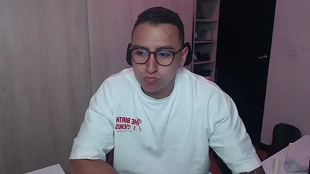 Snapshot of DanteVesper chatting on 03/31/26, 02:46 DanteVesper online show from 03/31/26, 02:46