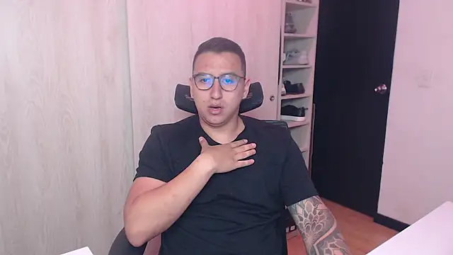 Snapshot of DanteVesper chatting on 04/01/26, 03:29 DanteVesper online show from 04/01/26, 03:29