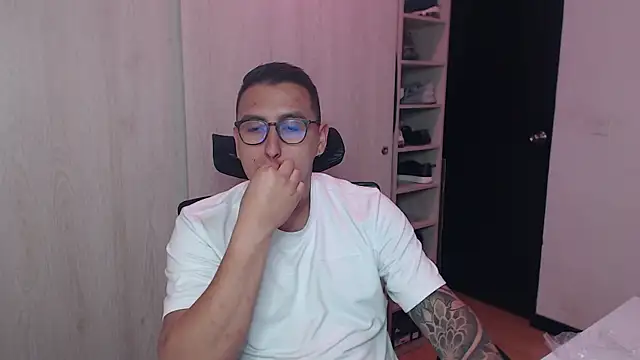 Snapshot of DanteVesper chatting on 04/02/26, 01:25 DanteVesper online show from 04/02/26, 01:25