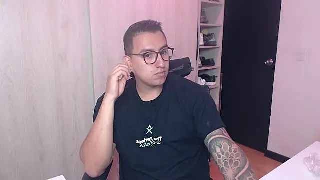 Snapshot of DanteVesper chatting on 04/07/26, 03:07 DanteVesper online show from 04/07/26, 03:07