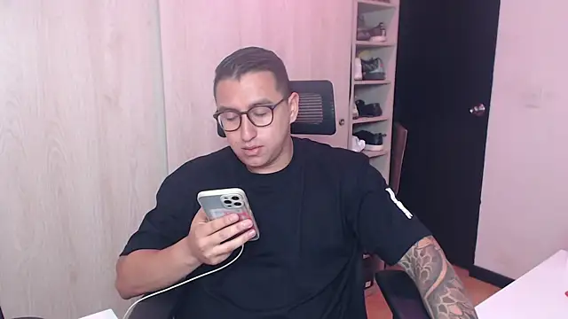 Snapshot of DanteVesper chatting on 04/09/26, 01:27 DanteVesper online show from 04/09/26, 01:27