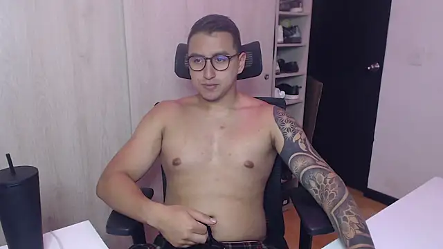 Snapshot of DanteVesper chatting on 04/10/26, 03:34 DanteVesper online show from 04/10/26, 03:34