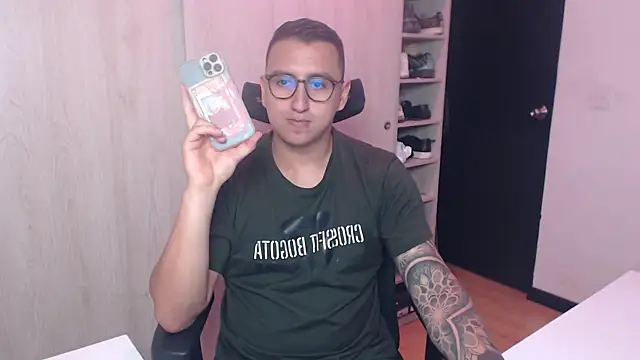 Snapshot of DanteVesper chatting on 04/16/26, 02:23 DanteVesper online show from 04/16/26, 02:23