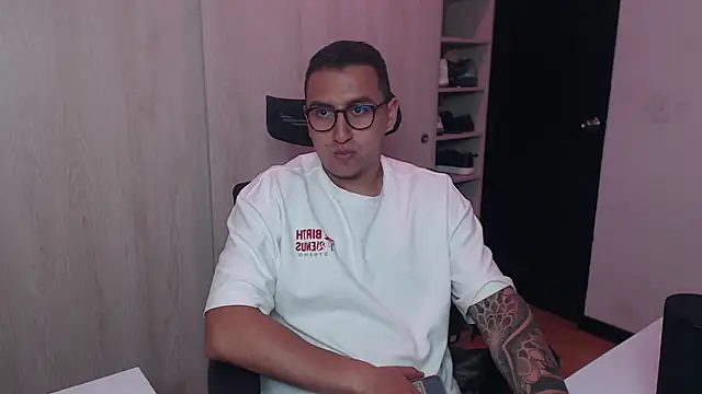 Snapshot of DanteVesper chatting on 04/22/26, 03:42 DanteVesper online show from 04/22/26, 03:42