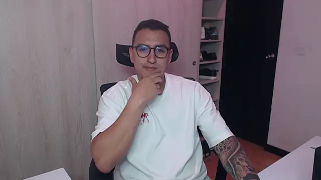 Snapshot of DanteVesper chatting on 04/23/26, 05:08 DanteVesper online show from 04/23/26, 05:08