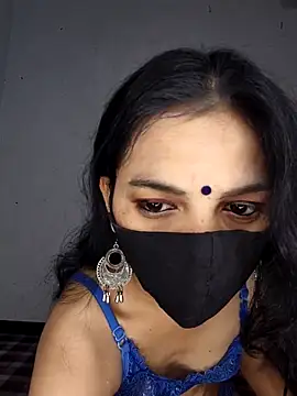 Snapshot of miss_siya_00 chatting on 04/18/26, 03:49 miss siya 00 online show from 04/18/26, 03:49