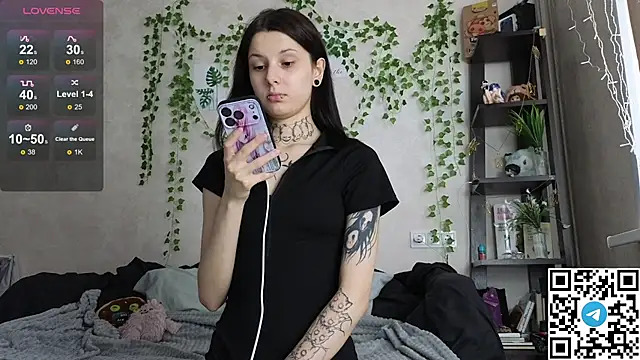 LeonaHinnes online show from 04/29/26, 10:52