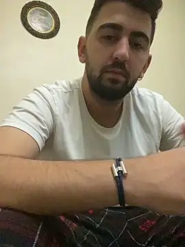 Snapshot of akindrv1 chatting on 12/21/25, 12:07 akindrv1 online show from 12/21/25, 12:07