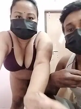 Snapshot of DesiSeductress chatting on 01/18/26, 03:16 DesiSeductress online show from 01/18/26, 03:16