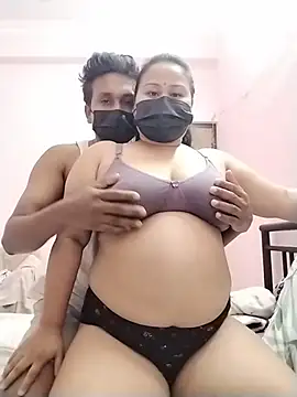 Snapshot of DesiSeductress chatting on 02/01/26, 12:20 DesiSeductress online show from 02/01/26, 12:20