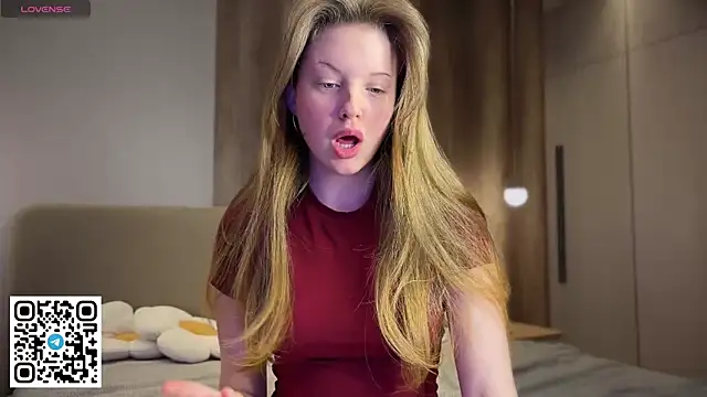 Snapshot of steffi_meoww chatting on 04/15/26, 10:21 steffi meoww online show from 04/15/26, 10:21