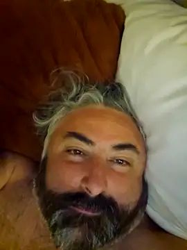 Snapshot of MacGuyver20 chatting on 12/21/25, 07:15 MacGuyver20 online show from 12/21/25, 07:15