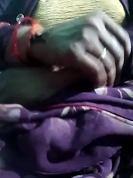 Snapshot of suman_bhabhi001 chatting on 01/19/26, 03:27 suman bhabhi001 online show from 01/19/26, 03:27