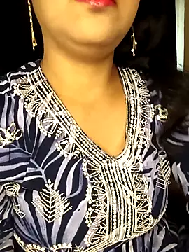 Snapshot of Deshi_bhabhi143 chatting on 02/14/26, 06:43 Deshi bhabhi143 online show from 02/14/26, 06:43