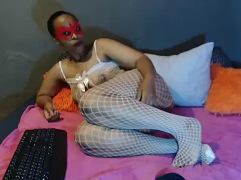 Snapshot of Fallenchubbie chatting on 12/21/25, 02:13 Fallenchubbie online show from 12/21/25, 02:13