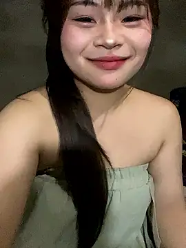 Snapshot of lili-roze chatting on 01/11/26, 03:17 lili-roze online show from 01/11/26, 03:17