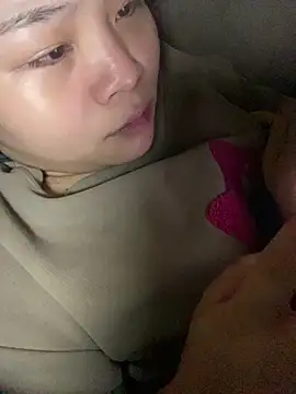 Snapshot of lili-roze chatting on 02/01/26, 08:57 lili-roze online show from 02/01/26, 08:57