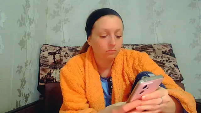 Snapshot of CrystallAngel chatting on 01/15/26, 05:27 CrystallAngel online show from 01/15/26, 05:27