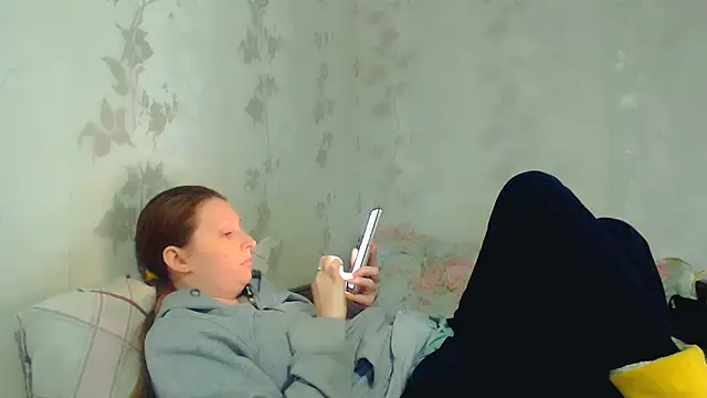 Snapshot of CrystallAngel chatting on 03/21/26, 03:04 CrystallAngel online show from 03/21/26, 03:04