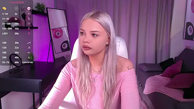 Snapshot of Leslie_Caronn chatting on 03/16/26, 08:40 Leslie Caronn online show from 03/16/26, 08:40