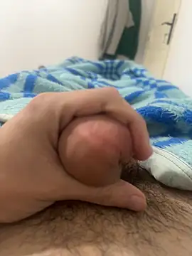 Snapshot of Grossebite2905 chatting on 01/19/26, 12:31 Grossebite2905 online show from 01/19/26, 12:31