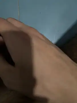 Snapshot of Grossebite2905 chatting on 04/19/26, 01:27 Grossebite2905 online show from 04/19/26, 01:27