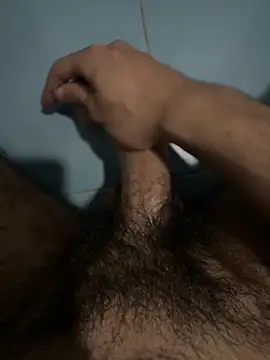 Snapshot of Grossebite2905 chatting on 04/25/26, 05:43 Grossebite2905 online show from 04/25/26, 05:43