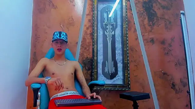 Snapshot of tommy_bigcock19_ chatting on 12/22/25, 07:05 tommy bigcock19 online show from 12/22/25, 07:05