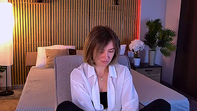 EmeraldGlow online show from 05/02/26, 02:33