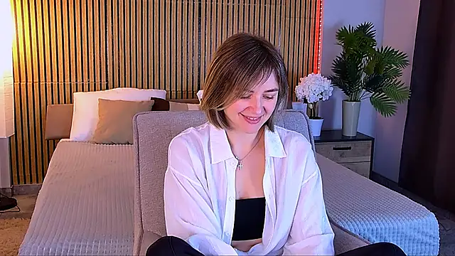 EmeraldGlow online show from 05/03/26, 02:45