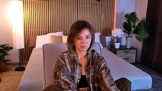 EmeraldGlow online show from 06/03/26, 02:44