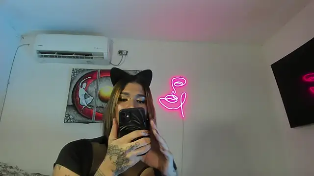 Maya Nova online show from 01/18/26, 02:48