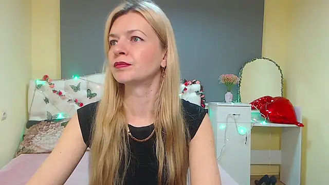 Snapshot of MelissaTyler chatting on 04/18/26, 05:33 MelissaTyler online show from 04/18/26, 05:33
