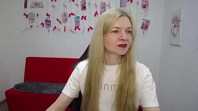 Snapshot of MelissaTyler chatting on 05/26/26, 11:17 MelissaTyler online show from 05/26/26, 11:17